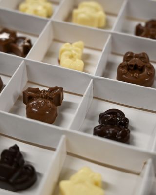 🎄✨ Za chvíli začínáme odpočítávat! A vy máte poslední šanci vytvořit si svůj vlastní čokoládový adventní kalendář v...