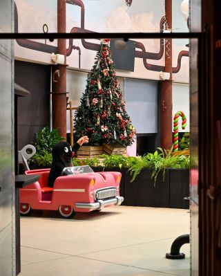 ✨ Chocotopie je už oficiálně ve vánočním kabátku! ✨ Celá naše čokoládovna voní kakao­vými boby, skořicí a čerstvě...